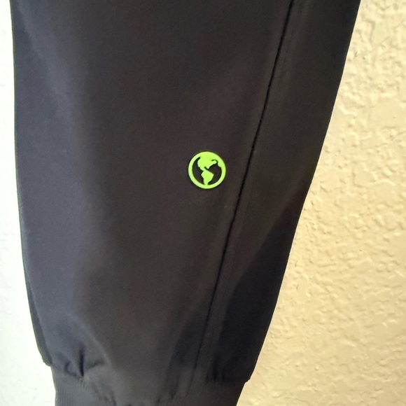 Nurses Black Scrub Pants with Pockets - Picture 3 of 4